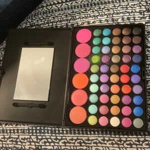 Makeup palette
